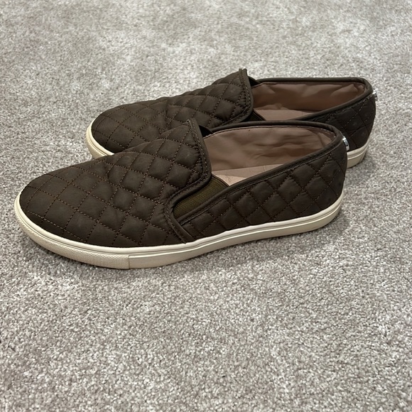 Steve Madden Ecentrcq Slip-On Sneaker Olive Size 8M - Picture 3 of 6
